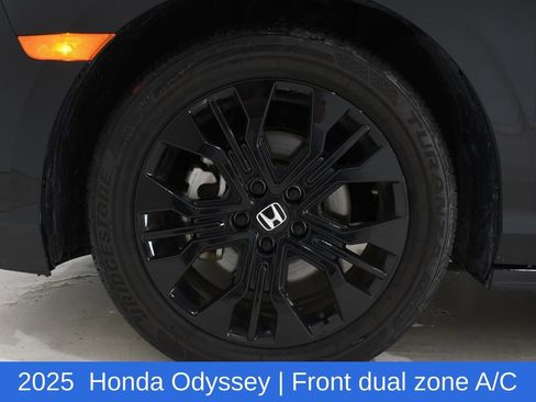 Used 2025 Honda Odyssey Sport-L image 6