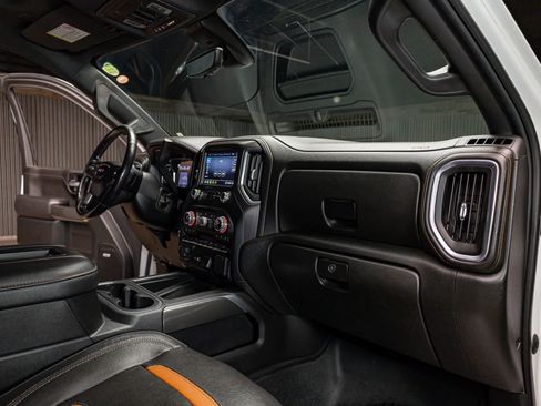Used 2020 GMC Sierra 2500 AT4 w/ AT4 Premium Package image 15