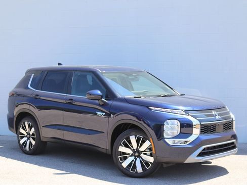 New 2026 Mitsubishi Outlander SE AWD/4WD image 1