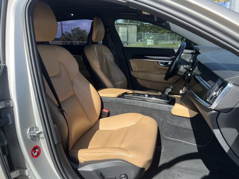 Used 2018 Volvo S90 T5 Momentum w/ Convenience Package FWD image 30