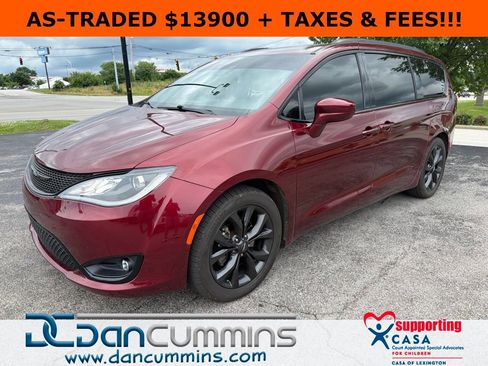 Used 2020 Chrysler Pacifica Touring-L w/ S Appearance Package FWD image 1