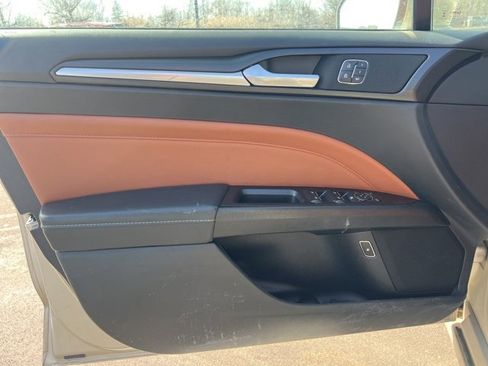 Used 2019 Ford Fusion Titanium image 18