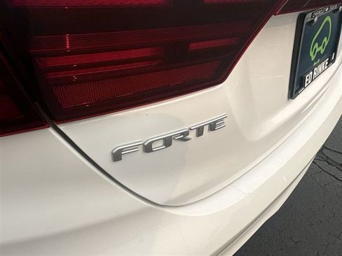 Used 2024 Kia Forte GT-Line w/ GT-Line Premium Package FWD image 32