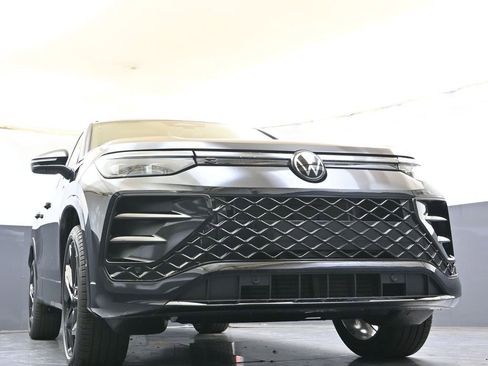 New 2026 Volkswagen Tiguan SE R-Line image 41