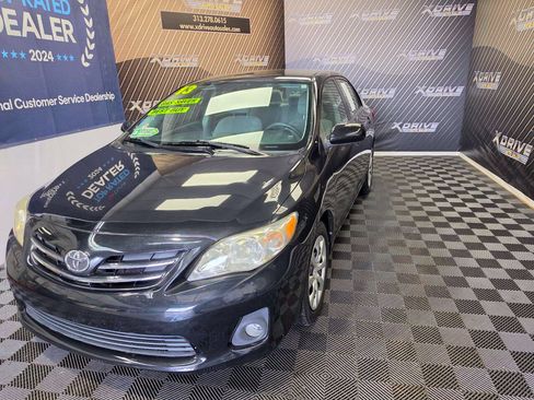 Used 2013 Toyota Corolla LE FWD image 2