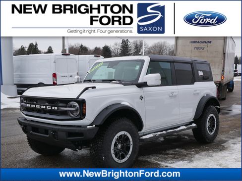 New 2024 Ford Bronco Outer Banks w/ Sasquatch Package image 1