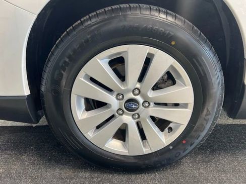 Used 2019 Subaru Outback 2.5i Premium image 15