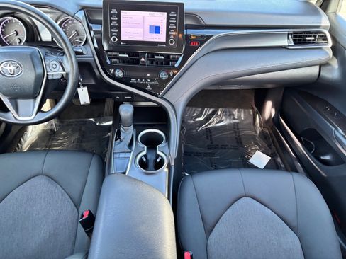 Certified 2022 Toyota Camry LE image 17