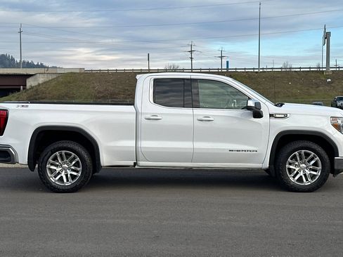 Used 2022 GMC Sierra 1500 SLE w/ X31 Off-Road Package image 2