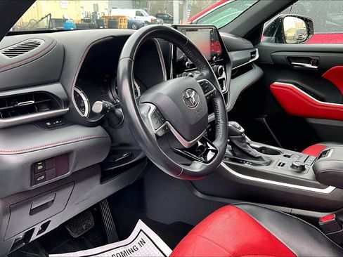Used 2022 Toyota Highlander XSE image 14
