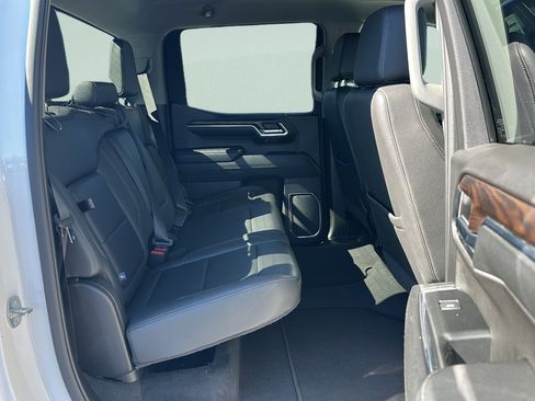 Used 2024 GMC Sierra 1500 SLT AWD/4WD image 25