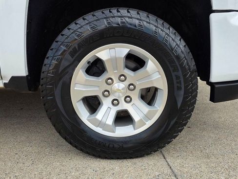 Used 2018 Chevrolet Silverado 1500 LT w/ All Star Edition image 40