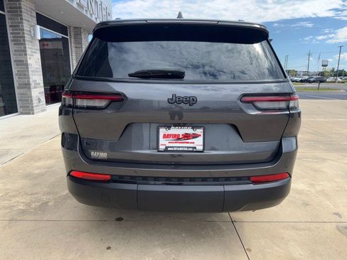Used 2021 Jeep Grand Cherokee L Laredo RWD image 8