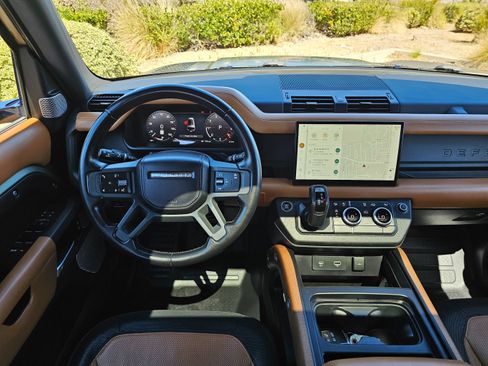 Used 2023 Land Rover Defender 130 X-Dynamic SE AWD/4WD image 30