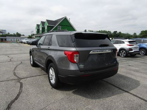 Used 2022 Ford Explorer XLT AWD/4WD image 5