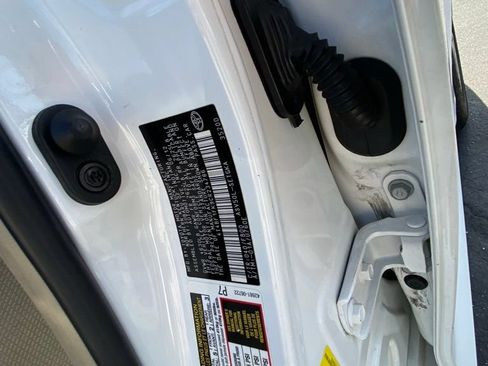 Used 2012 Toyota Camry XLE FWD image 29