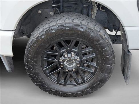 Used 2024 Ford F250 Platinum image 9