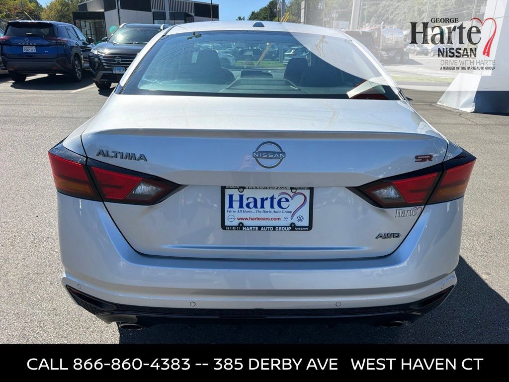 Certified 2024 Nissan Altima 2.5 SR w/ SR Premium Package AWD/4WD image 6