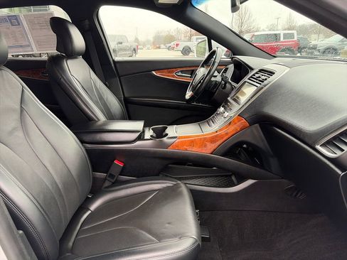 Used 2019 Lincoln Nautilus Reserve image 11