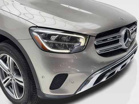 Used 2021 Mercedes-Benz GLC 300 image 3