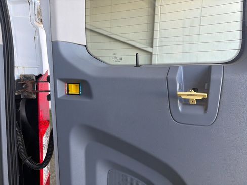 Used 2016 Ford Transit 150 XL image 12