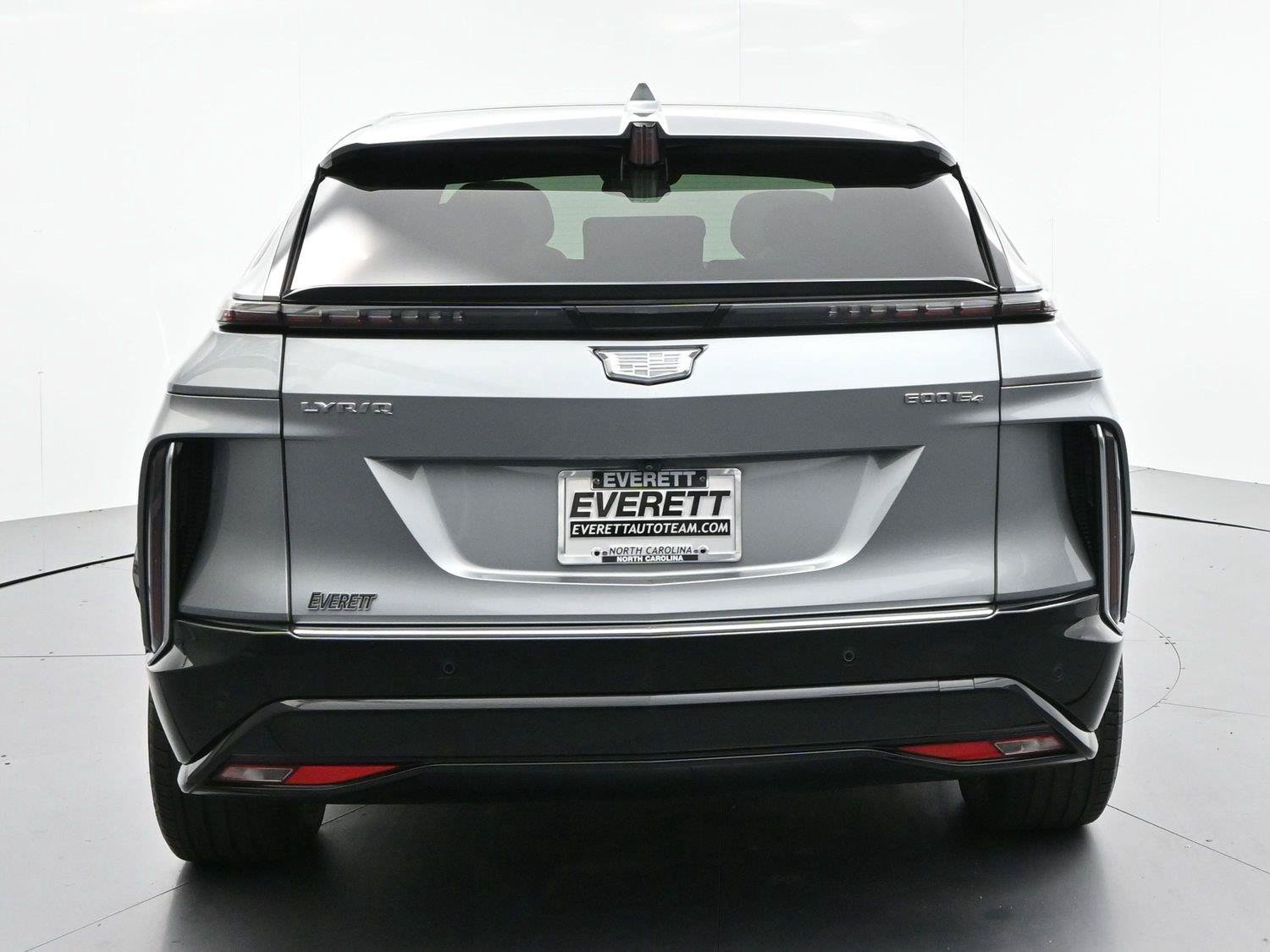 Used 2024 Cadillac Lyriq Luxury AWD/4WD image 6