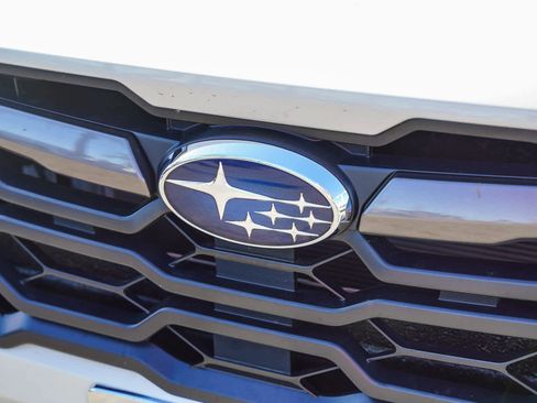 Certified 2024 Subaru Crosstrek 2.5i Limited w/ Crosstrek Mirror Package image 11