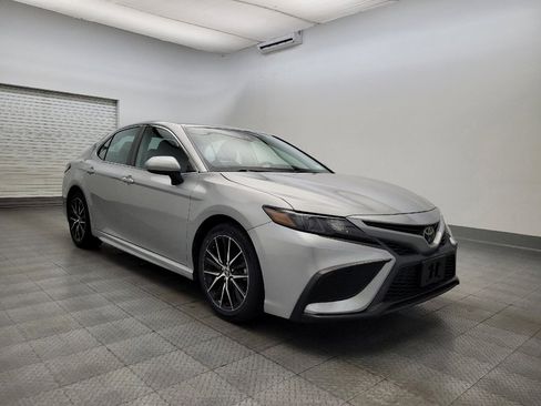 Used 2021 Toyota Camry SE image 13
