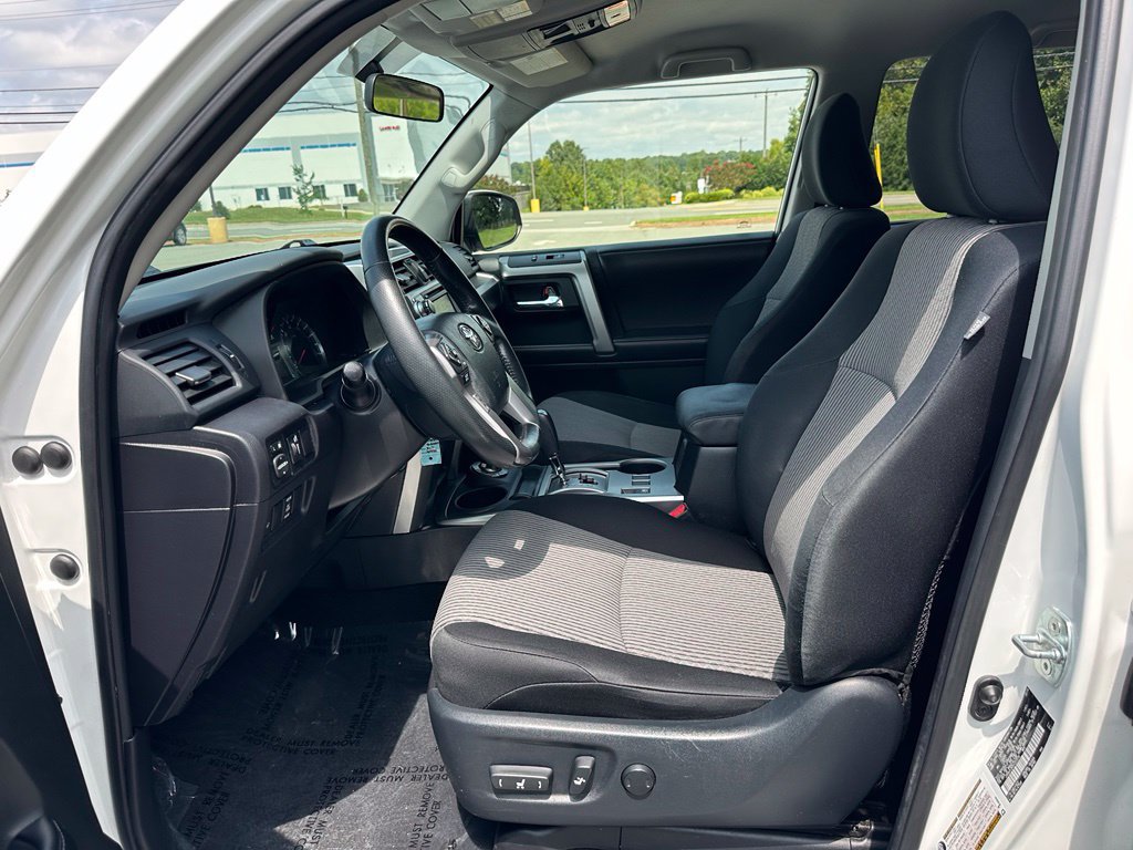 Used 2016 Toyota 4Runner SR5 AWD/4WD image 12