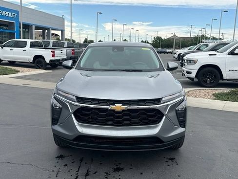 New 2026 Chevrolet Trax LS w/ LS Convenience Package FWD image 11