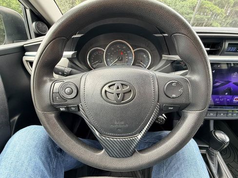 Used 2015 Toyota Corolla LE FWD image 17