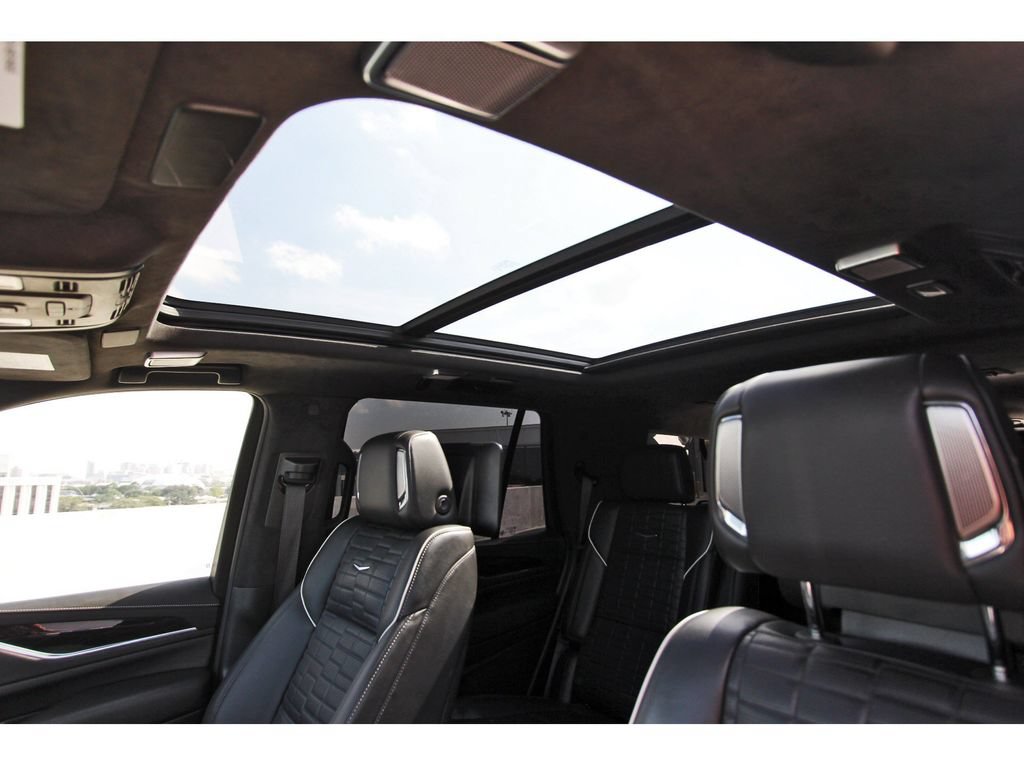 Used 2023 Cadillac Escalade V w/ LPO, ONYX Package AWD/4WD image 29