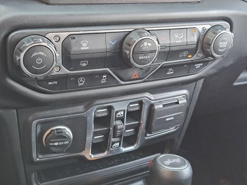 Used 2022 Jeep Wrangler Unlimited Sport AWD/4WD image 16