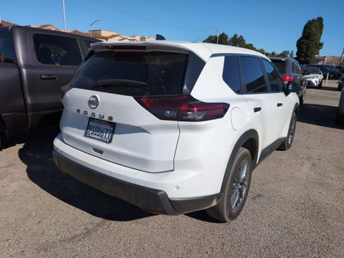 Used 2024 Nissan Rogue S image 3