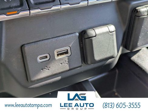 Used 2020 Chevrolet Silverado 1500 High Country w/ Technology Package AWD/4WD image 19