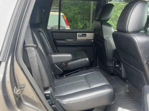 Used 2017 Ford Expedition Limited w/ Equipment Group 301A AWD/4WD image 22