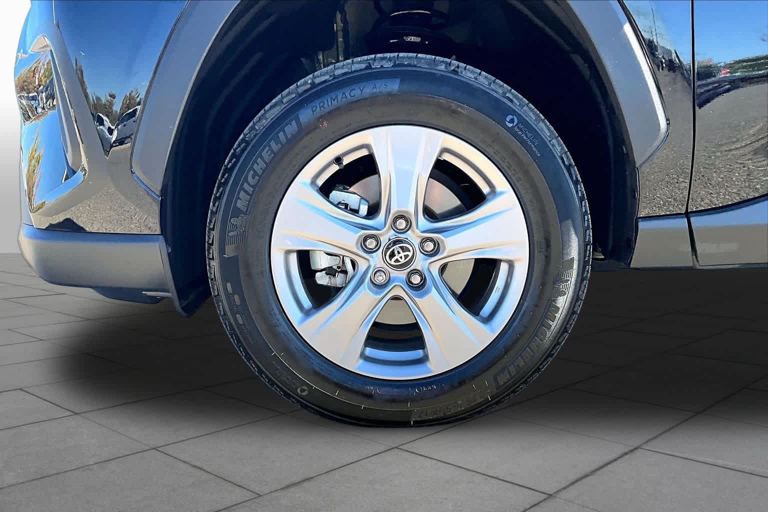 Certified 2025 Toyota RAV4 XLE w/ Convenience Package AWD/4WD image 10