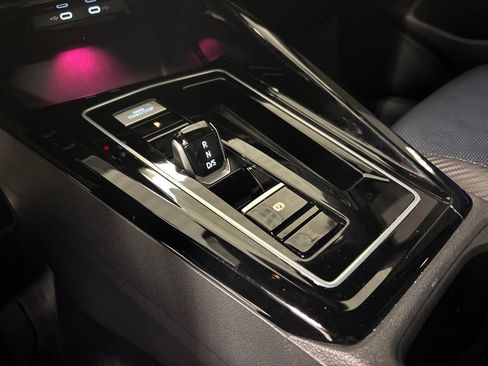 Used 2023 Volkswagen Golf 20th Anniversary Edition image 38