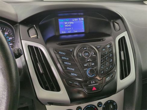 Used 2014 Ford Focus SE w/ Equipment Group 201A image 12