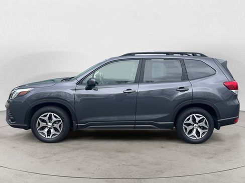 Used 2023 Subaru Forester Premium image 2