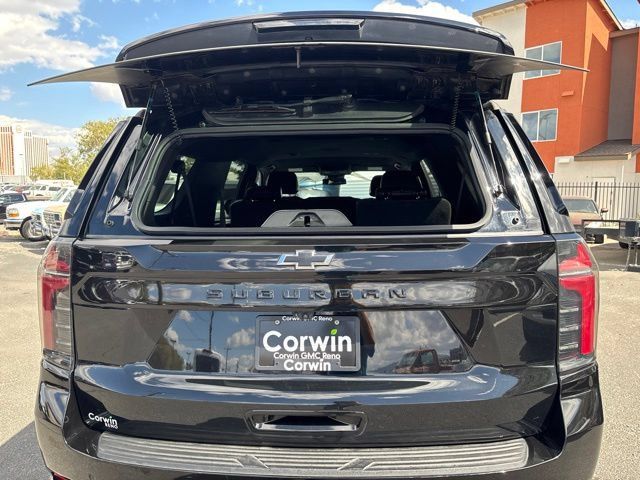 Used 2025 Chevrolet Suburban Z71 AWD/4WD image 33