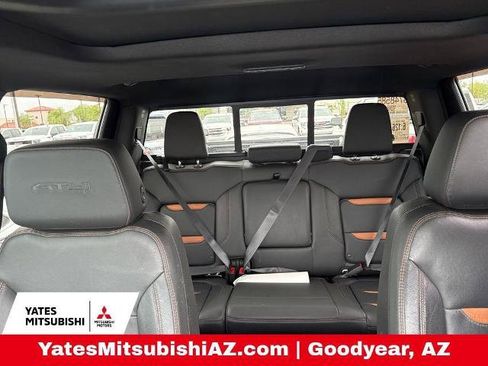 Used 2021 GMC Sierra 2500 AT4 w/ AT4 Preferred Package AWD/4WD image 12