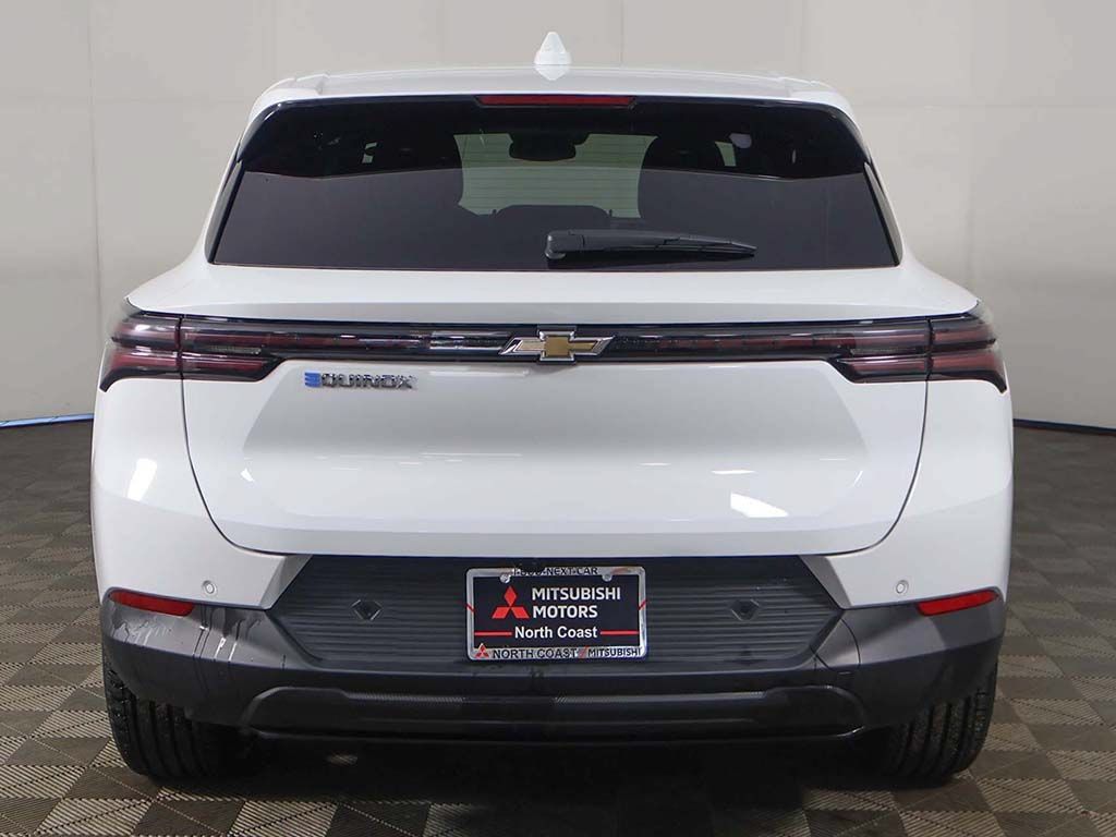 Used 2025 Chevrolet Equinox EV LT FWD image 11