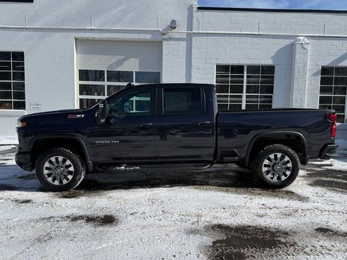 Used 2024 Chevrolet Silverado 2500 Custom w/ Custom Value Package image 8