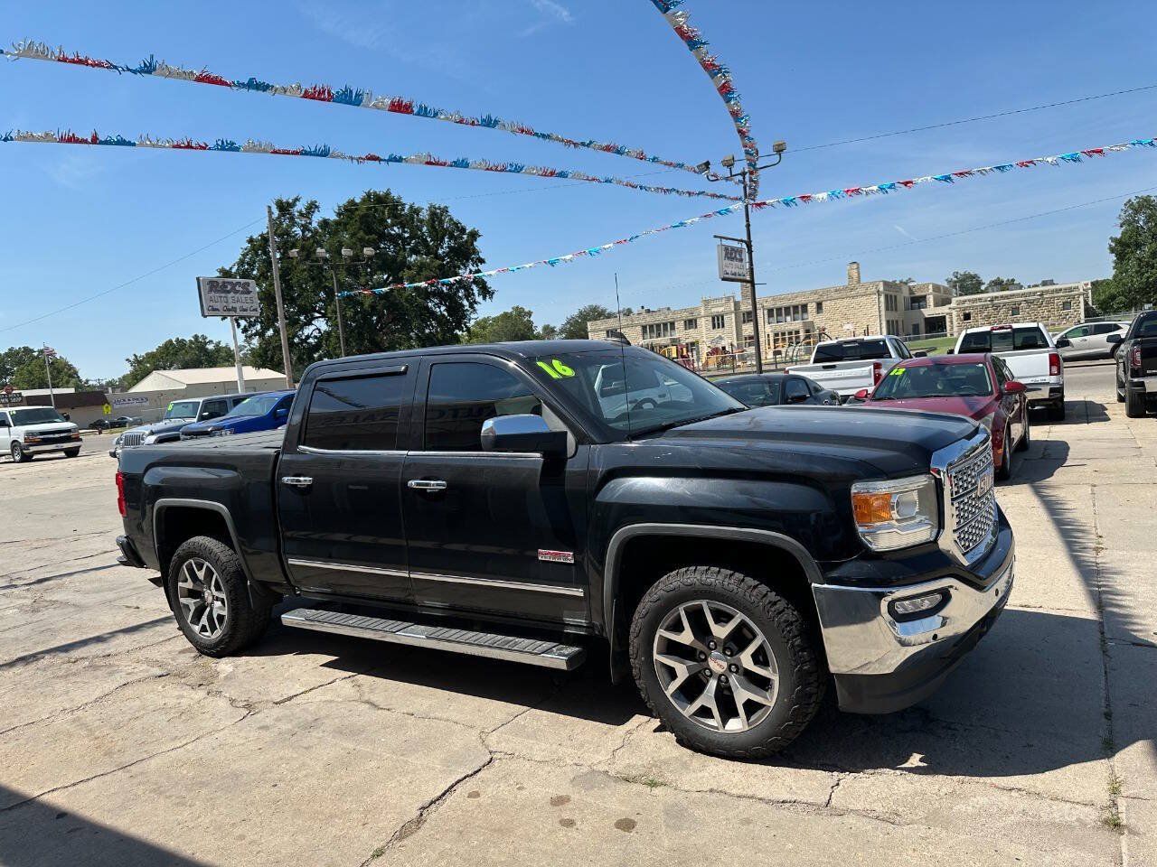 Used 2016 GMC Sierra 1500 SLT w/ All-Terrain Package AWD/4WD image 6