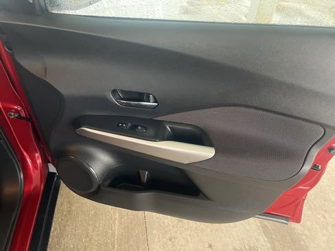 Used 2018 Nissan Kicks SV image 21