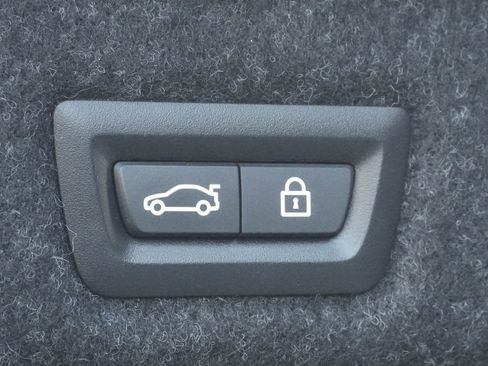 Certified 2023 BMW 540i w/ Premium Package image 33