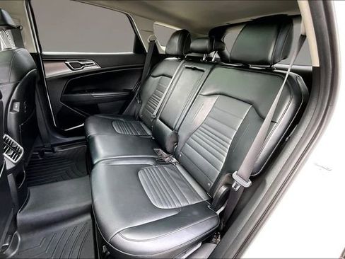 Used 2023 Kia Sportage SX image 19