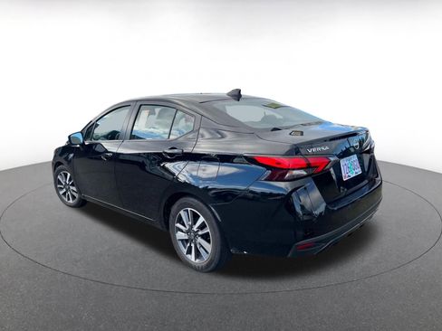 Used 2025 Nissan Versa SV image 5