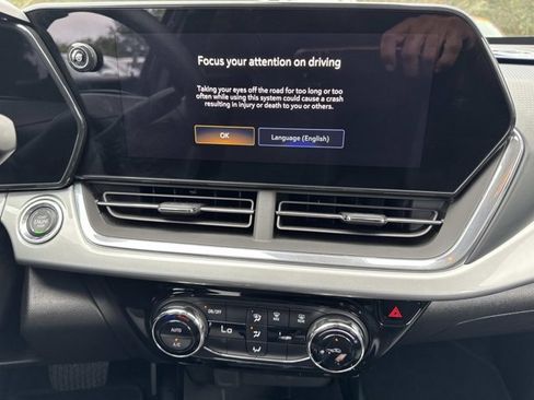 Used 2024 Chevrolet Trax LT image 27